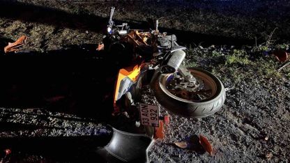 Otomobille çarpışan motosikletin sürücüsü ağır yaralandı