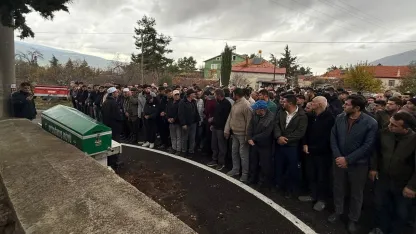 Isparta'da başsız cesedi bulunan 2 çocuk babası, toprağa verildi