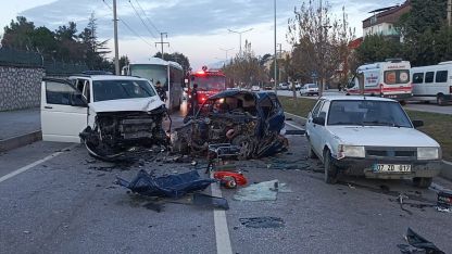 Yola çıkan kedi, kazaya neden oldu: 2 ölü, 3 yaralı