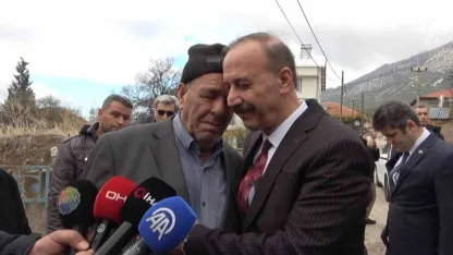 Kayıp baş arama çalışmalarında acılı baba, Vali Erin’e sarılarak gözyaşlarına boğuldu