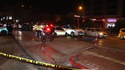 Kamyonetle çarpışan motosikletin sürücüsü hayatını kaybetti