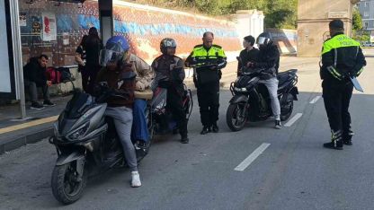 Manavgat’ta motosikletlilerin kask ve eldiven kullanım oranı yüzde 90