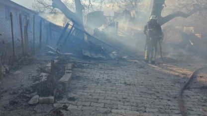 Korkuteli’nde yanan ev kullanılamaz hale geldi