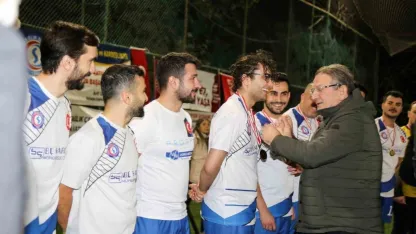 Antalya Sağlıkspor, 24. Geleneksel Futbol Turnuvası’nın şampiyonu oldu