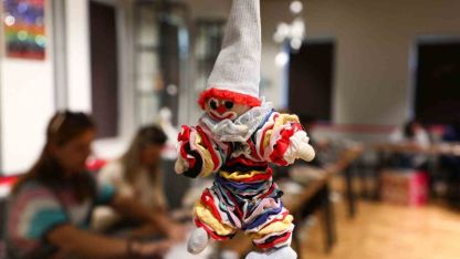 Atık kumaşlar kadınların emeğiyle yılbaşı maskotlarına dönüştü