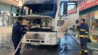 Park halindeyken alev alan kamyon kullanılamaz hale geldi