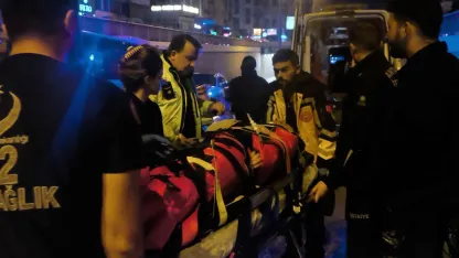 Otomobile çarpan motosiklet sürücüsü yaralandı