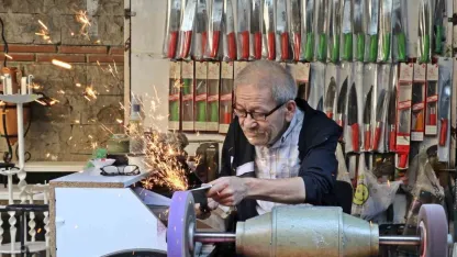 7 kuşaktır aynı tezgâh: Antalya’da 50 yıllık usta çırak bulamıyor