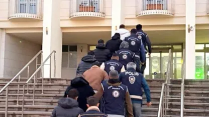 Bodrum’da kaçak göçmen çetesi çökertildi: 3 tutuklama