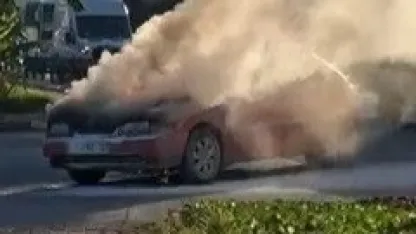 Alanya’da seyir halindeki otomobil alev aldı