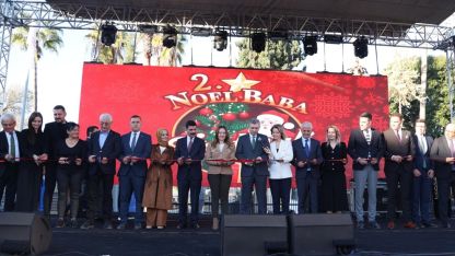 Özdemir, Noel Baba Festivali'ne katıldı