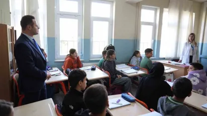 İl Milli Eğitim Müdürü Çay, Köyceğiz’de öğrenci ve öğretmenlerle bir araya geldi