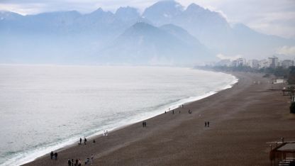 Antalya’da beklenen yağmur etkili oldu