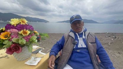 Çiçekli masa Marmaris’in simgesi haline geldi