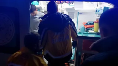 Tartıştığı arkadaşını darbetti