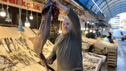 Akdeniz’de 1,5 metrelik Atlas balığı yakalandı