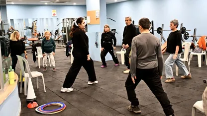 Muratpaşa'dan parkinson hastalarına destek