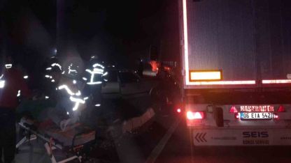 Tır ile çarpışan TOFAŞ hurdaya döndü