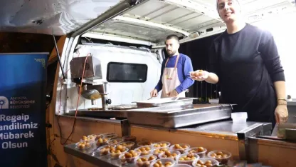 Büyükşehir’den Regaip Kandili’nde lokma ve kandil simidi ikramı