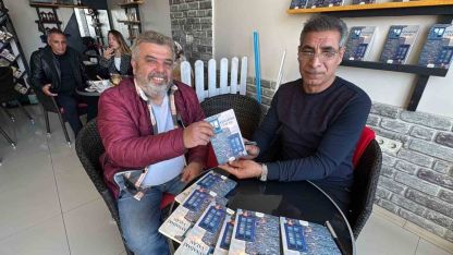 Bodrum’da emekli polis memurundan şiir kitabı imza gününe yoğun ilgi