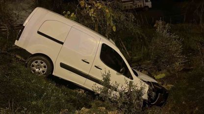 Alanya’da kamyonet şarampole yuvarlandı: 1 yaralı