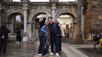 Antalya'da yılın son günü sakin başladı, yoğun devam etti