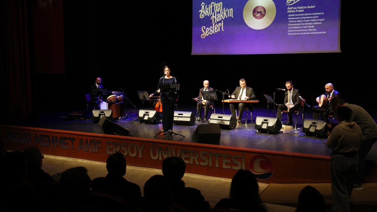 Akif'ten Hakk'ın Sesleri konseri