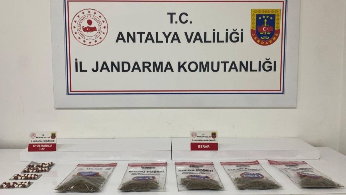 Alanya’da jandarmadan uyuşturucu operasyonu