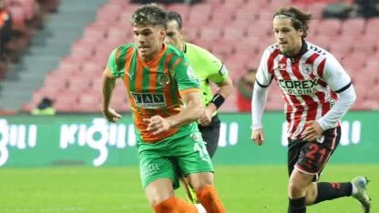 Alanyaspor, Samsun deplasmanında uzatmalarda puanı kurtardı