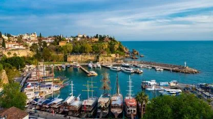 Antalya neden karanlık! 3S1T’den turizm sistemine sert eleştiri