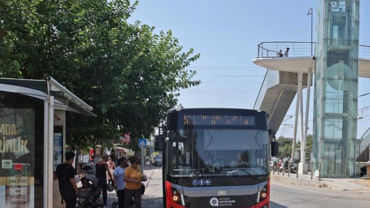 Antalya ulaşımında kart sorunu! Şehit annesinin zor anları