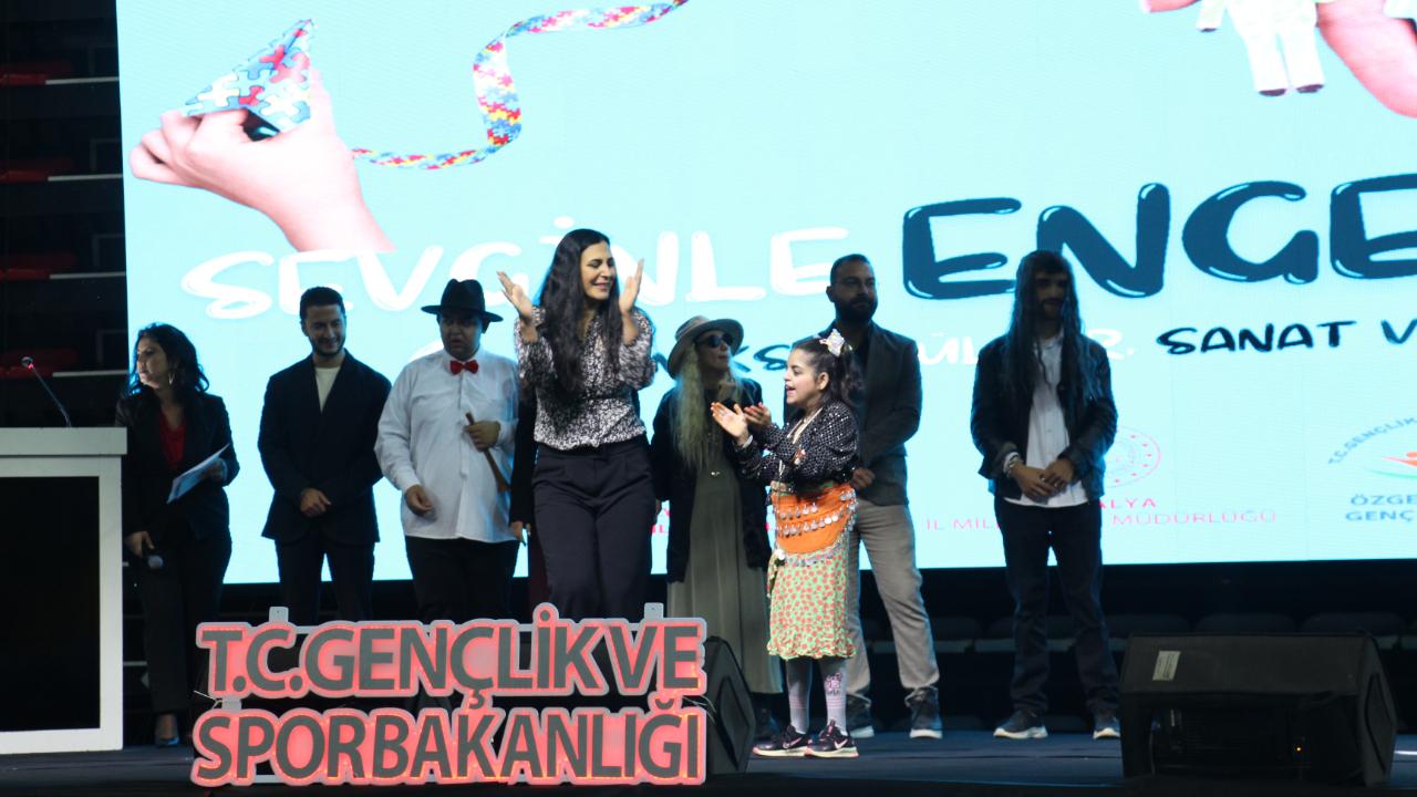 Antalya&#039;da 6. Geleneksel Kültür Sanat ve Spor Şenliği düzenlendi