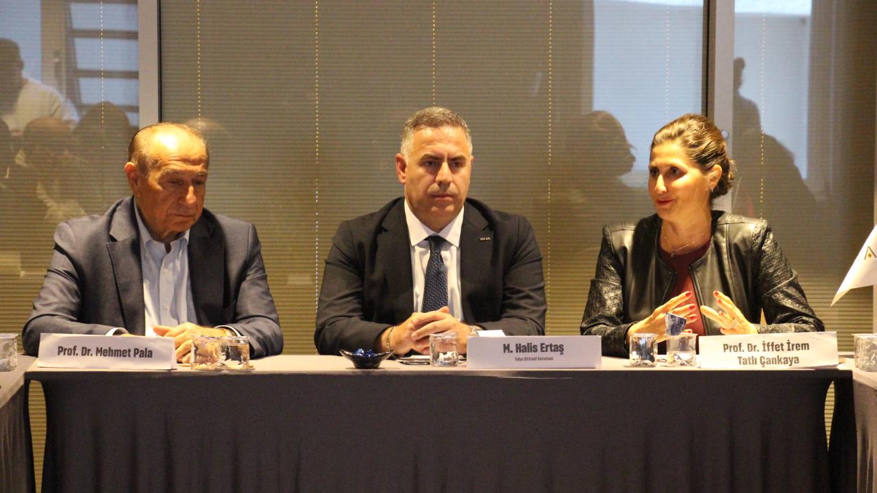 Antalya’da gıda takviyeleri ve aromaterapinin bilimsel yönü konuşuldu