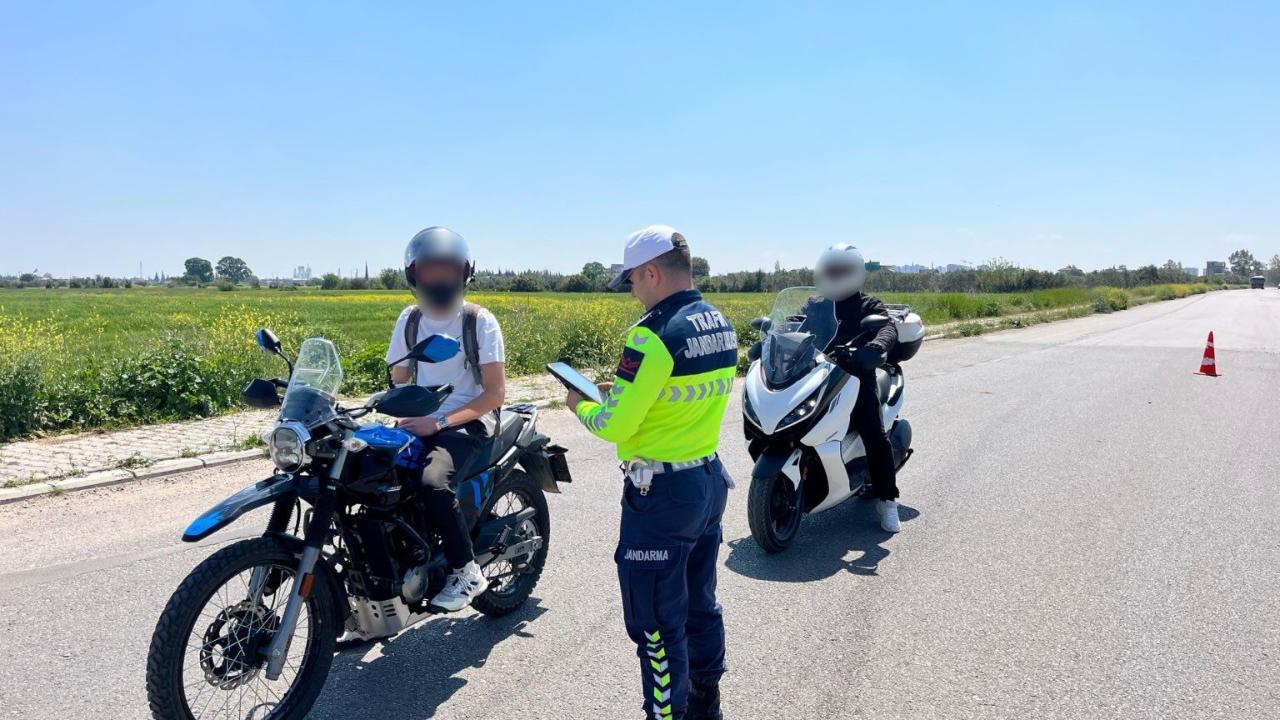 Antalya&#039;da motosiklet sürücüleri denetlendi