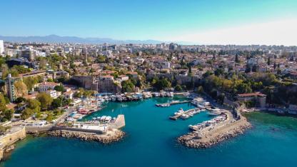 Antalya’da turizm rekorları açıklansa da şehir nefes alamıyor!
