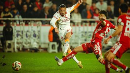 Antalyaspor’da kara bulutlar devam ediyor! Antalyaspor: 1 – Galatasaray: 4