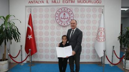 Antalya'yı merak eden Nevşehirli öğrenci, Milli Eğitim Müdürünün misafiri oldu