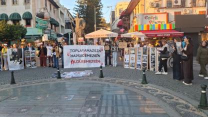 Attalos Meydanı’nda hayvan hakları için seslendiler