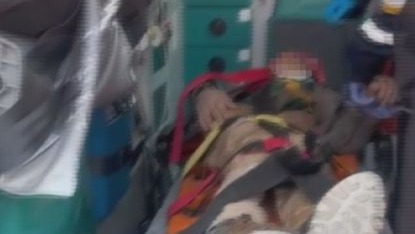 Dayısı tarafından dövülerek ölüme terk edilen çocuk kayaların altında yaralı halde bulundu