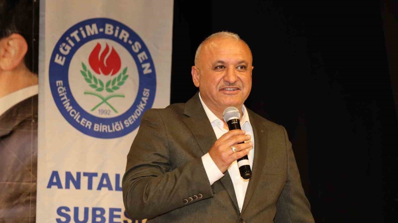 Eyüp Bülent Miran: &quot;Emperyalist güçler, insan hakları kavramını büyük bir yalana dönüştürdüler&quot;