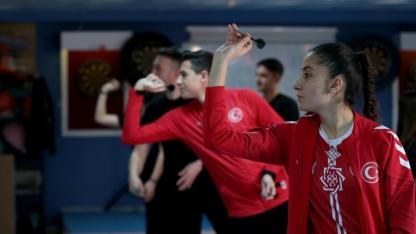 Hayali okçu olmaktı 15 yaşında dartta dünya şampiyonluğuna ulaştı