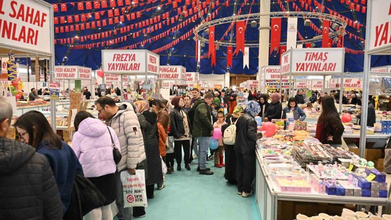 Isparta’da 10 günlük kitap şöleni sona erdi