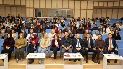 Isparta'da "18 Aralık Sağlık İdarecileri Günü" paneli düzenlendi