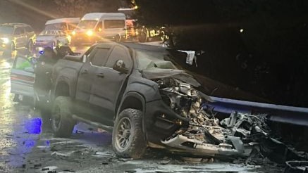 Kamyonet ile TIR çarpıştı: 2 yaralı