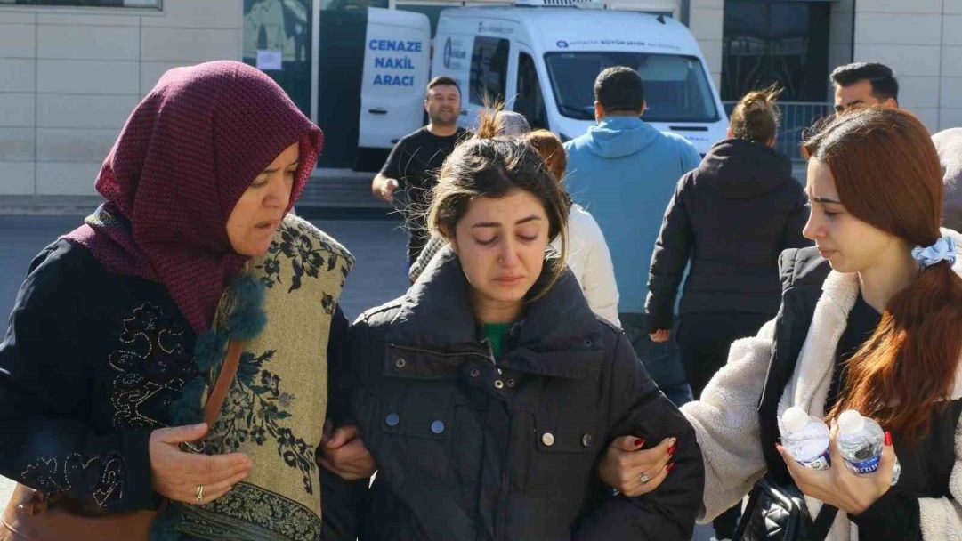 Kıskançlık krizine girip eşini öldürdü, avukat değişikliği ve tahliye istedi