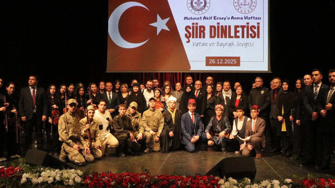 Mehmet Akif şiirleri seslendirildi