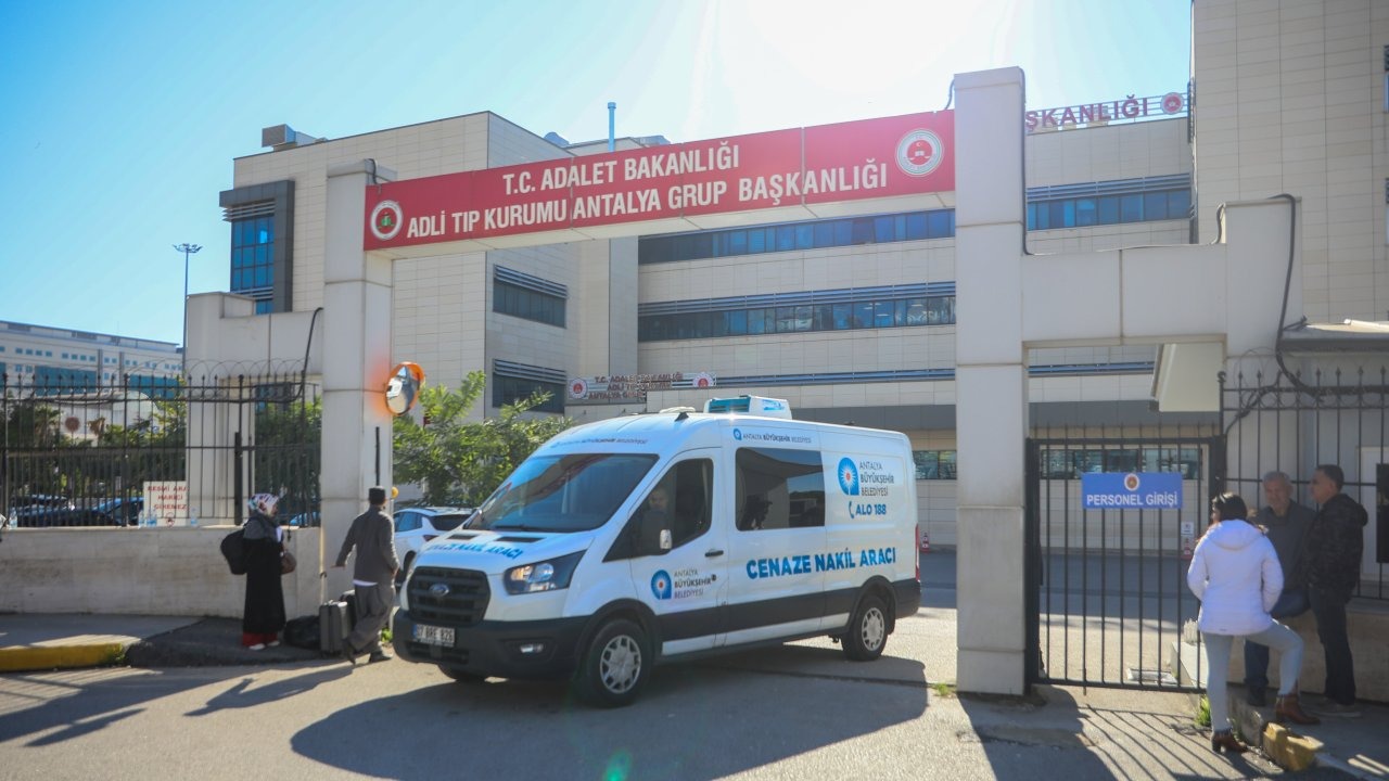 Motosiklet kazasında ölen Batuhan&#039;ın cenazesini gözyaşları içinde aldılar