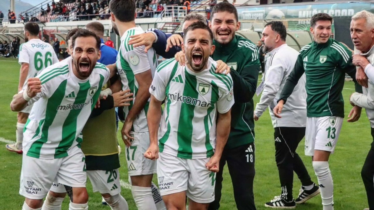 Muğlaspor zirve yarışında