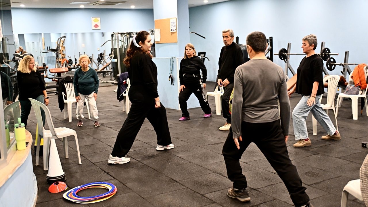 Muratpaşa'dan parkinson hastalarına destek