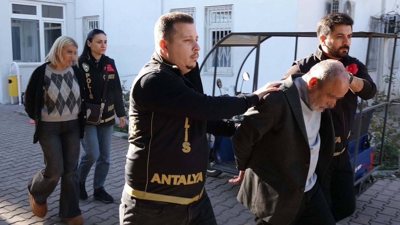 Ölü bulunan kadının kızı ve sevgilisi adliyeye sevk edildi